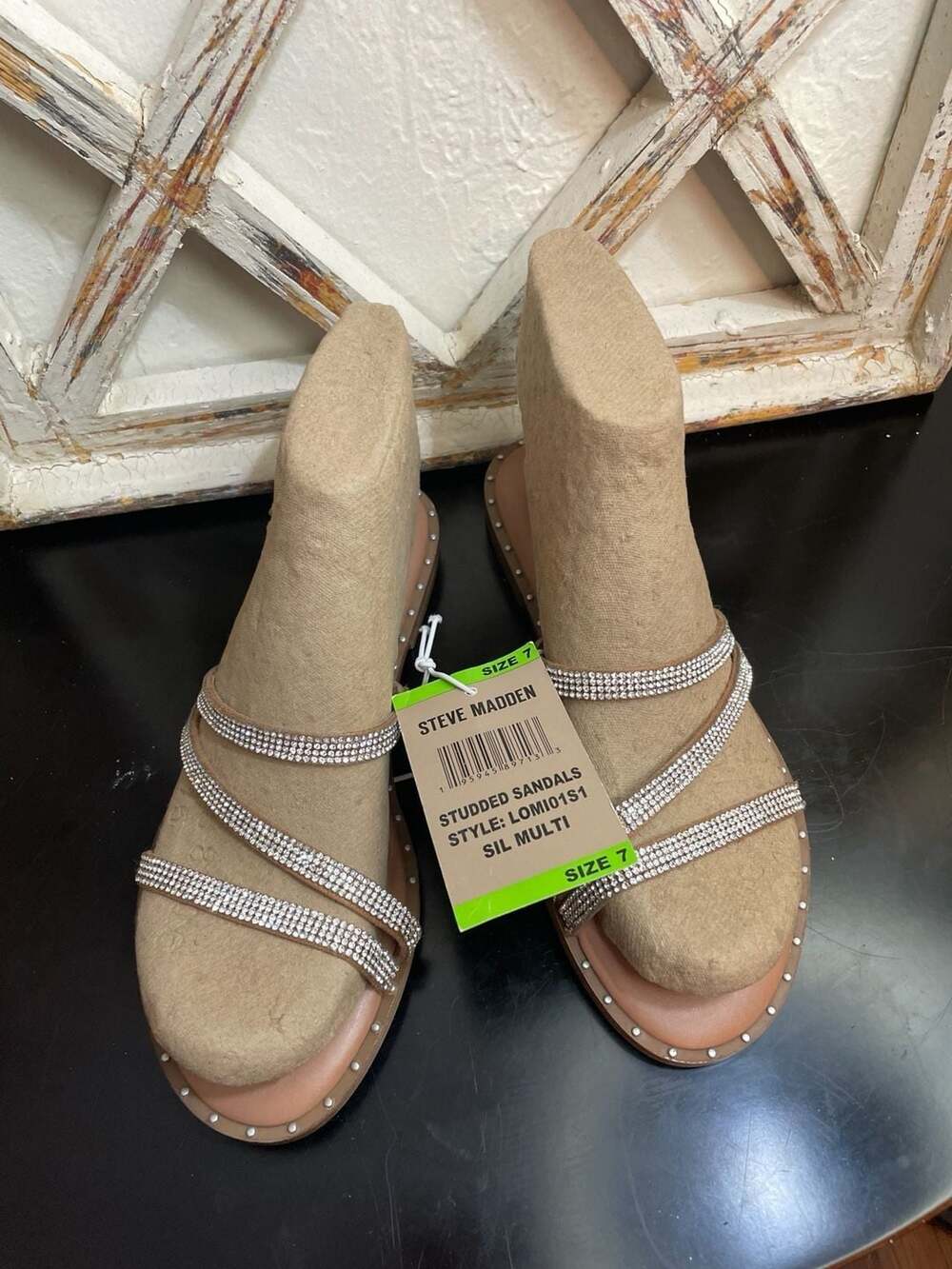 Size 7 Steve Madden LOMI01S1 Studded Rhinestone Sandals